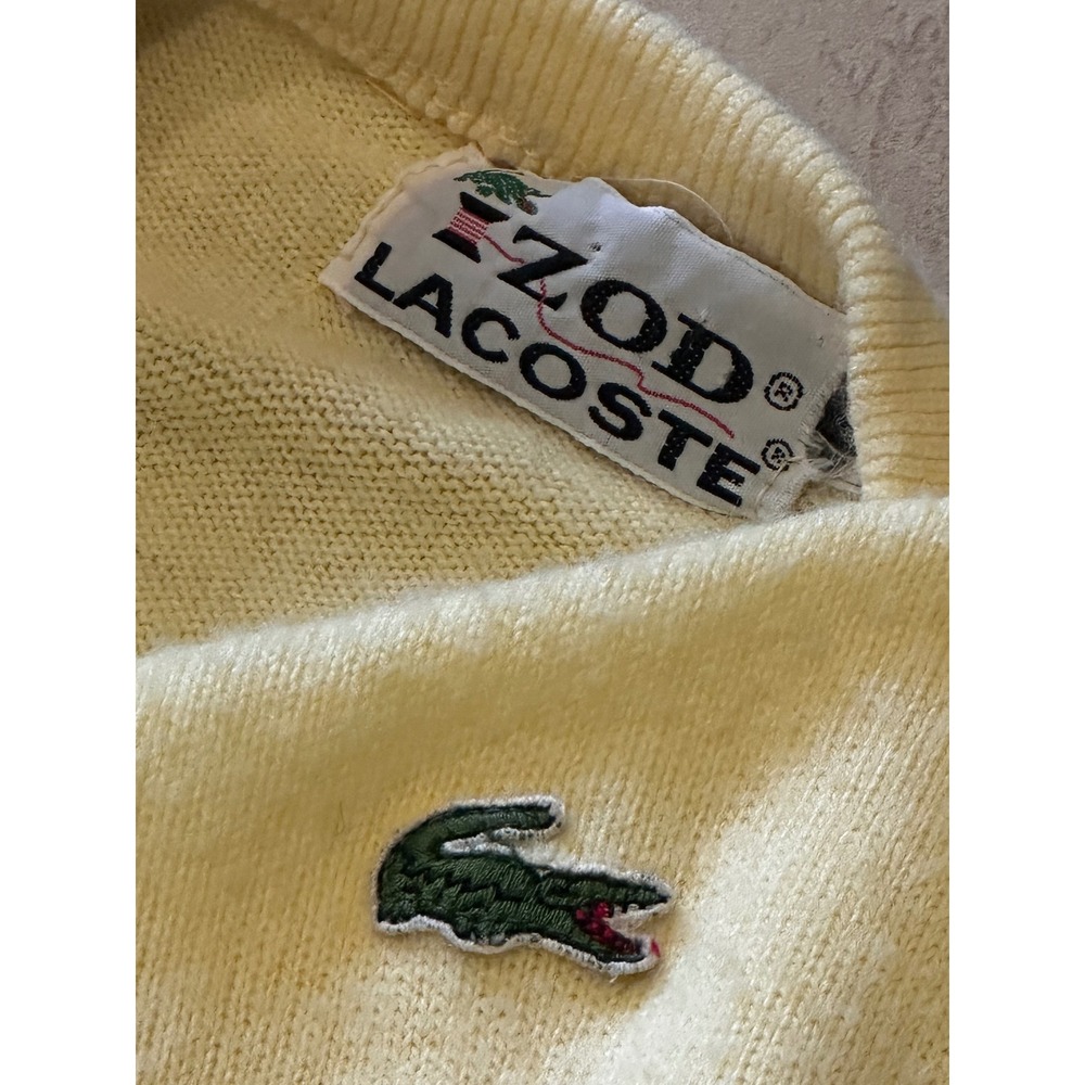 Izod Lacoste Sweater Vest Mens Medium Vintage V Crocodile Knit Preppy Old‎ Money